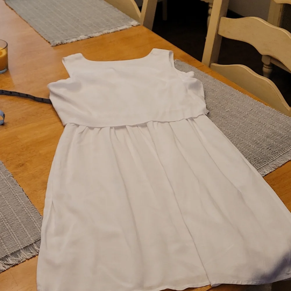 New white dress - Picture 5 of 6